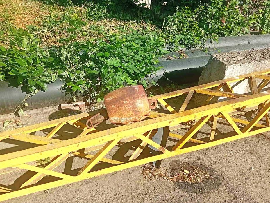 Автокран КТА-28 на базі МАЗ 630303