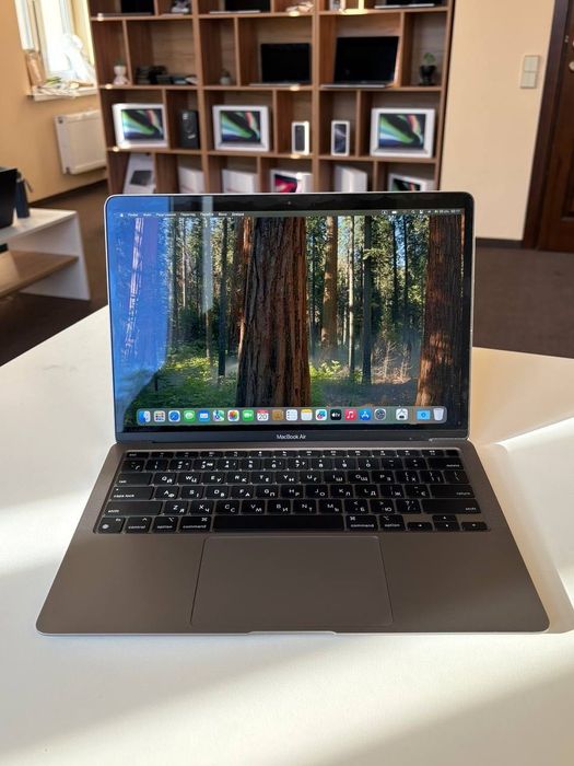 MacBook Air 13" Space Gray Late 2020 m1/16GB/256ssd