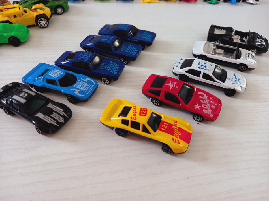 Машинки (38 штук)