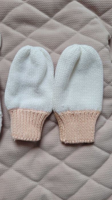 Czapka zimowa i rekawiczki r. 6-12m.