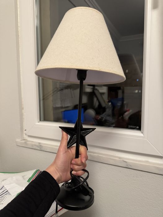 Abajur com design estrela