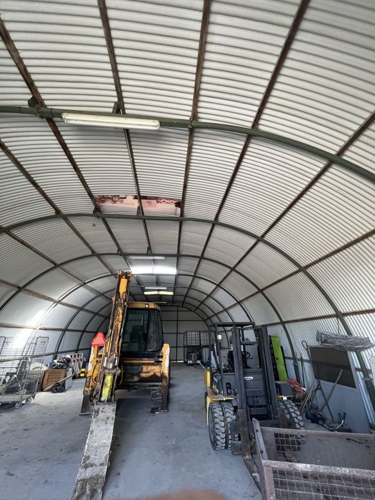 Pavilhão metálico 200 m²