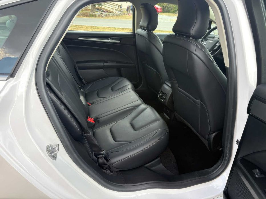 Ford Fusion Hybrid Titanium      2019