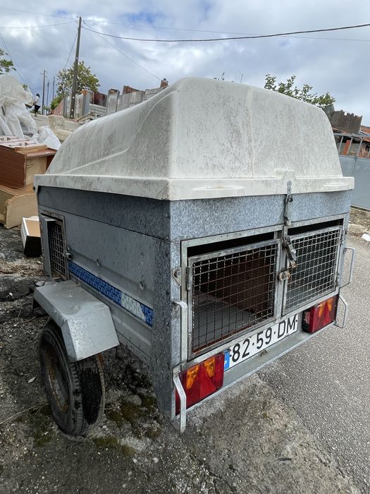 Atrelado para caça