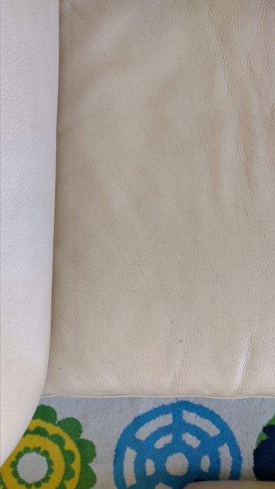 Sofá em pele genuína, da Divani & Divani