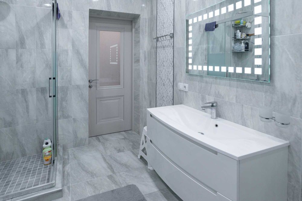 Особняк 280,0 м кв. сучасний ремонт, меблі, техніка, 0,18га.