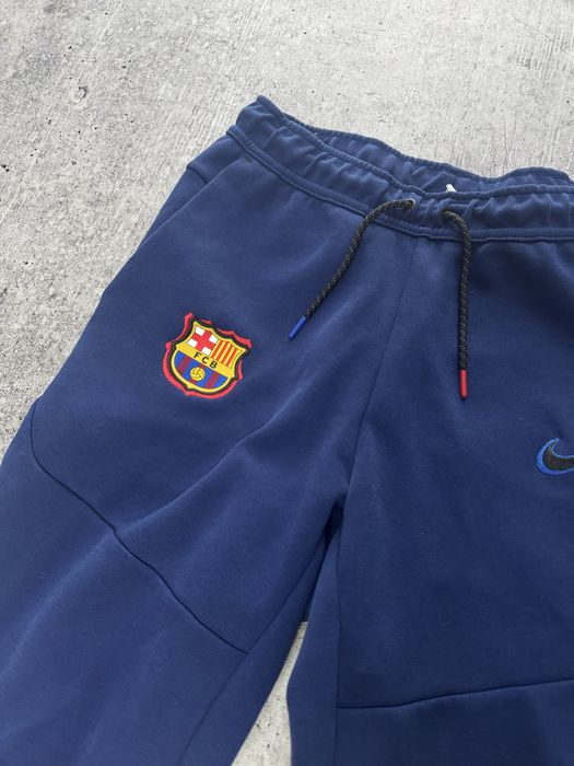 Спортивные штаны Nike Tech Fleece Barcelona из новых коллекций