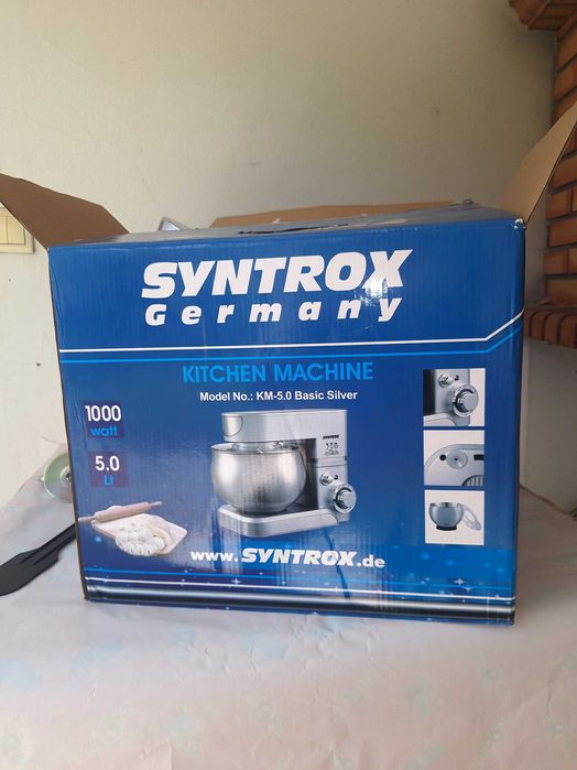 Batedeira Planetária - Syntrox Germany Modelo KM-5.0 Basic Silver - Muito pouco uso