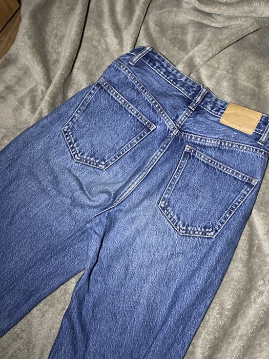 Джинси жіночі Bershka