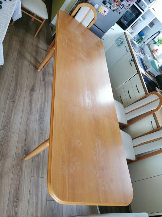 Stół z 6 krzesłami