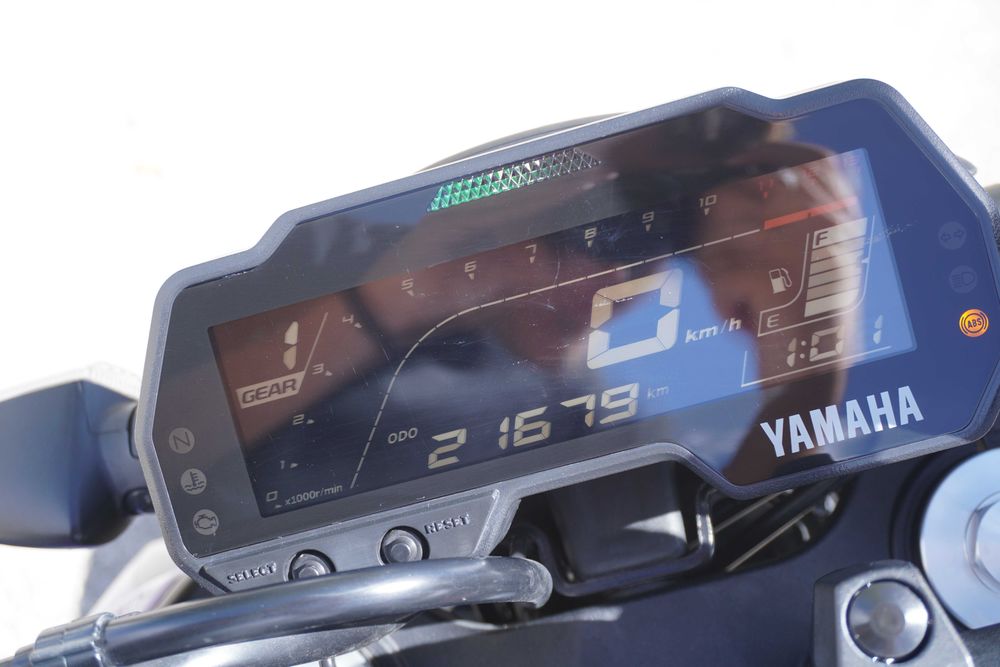 Yamaha MT-125 2022 | 21.700 km | Escape Black Widow | Excelente estado