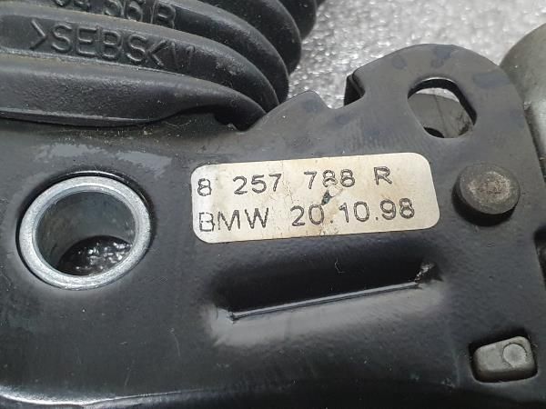 Encaixe de cinto frente direito BMW 3 (E46)