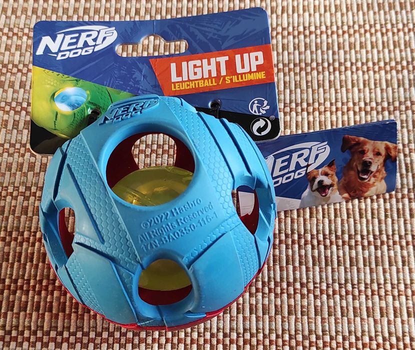 NERF-DOG, іграшка м'яч з  світлодіодним підсвічування  для собак