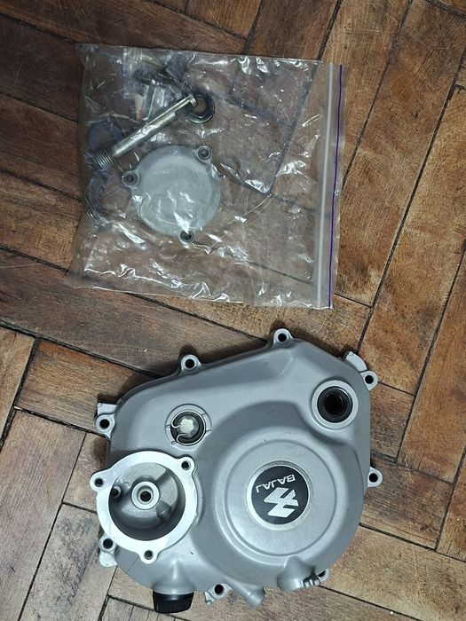Права кришка картера bajaj boxer 150