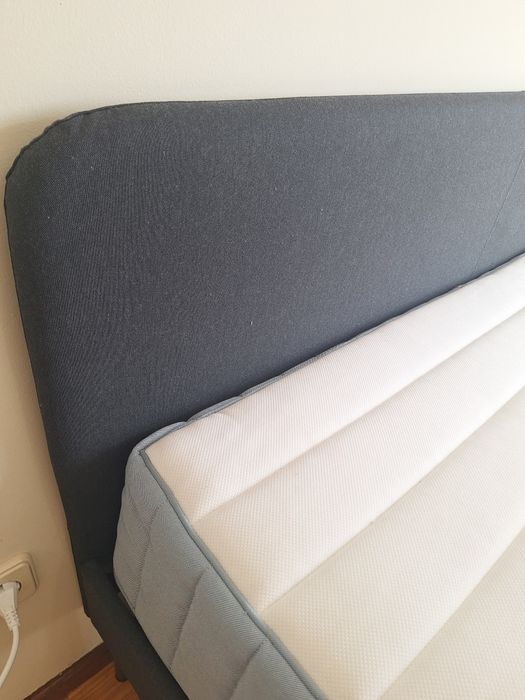 Estrutura de cama estofada