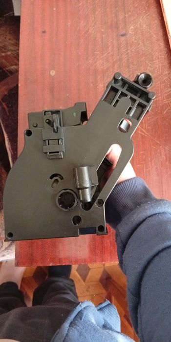 Ремонт кофемашин роботает подросток.