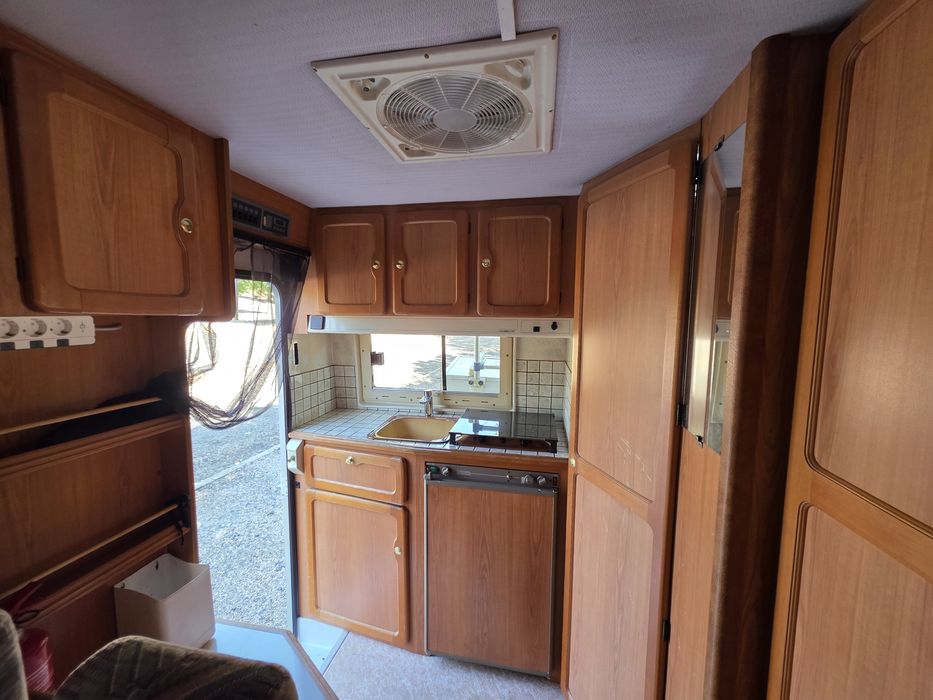 Autocaravana Fleurette Le Morillon 2.5D | 5 Lugares | Cama de Teto | Toldo