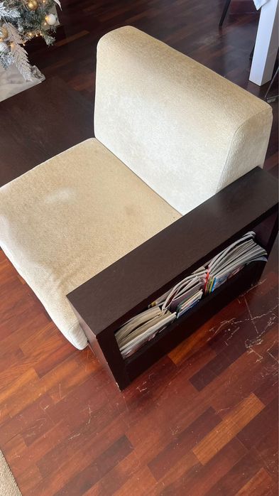 Sofá bege 2 modulos com arrumação