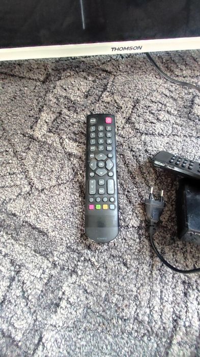 Telewizor  Thomson 32 , plus dekoder DVBT 2