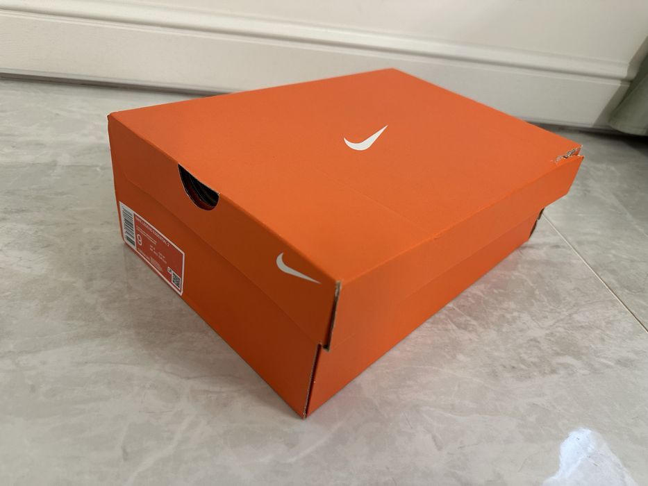 Nike , оригінал , нові кросівки