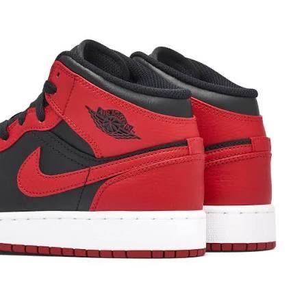 Nike jordan 1 mid оригінал