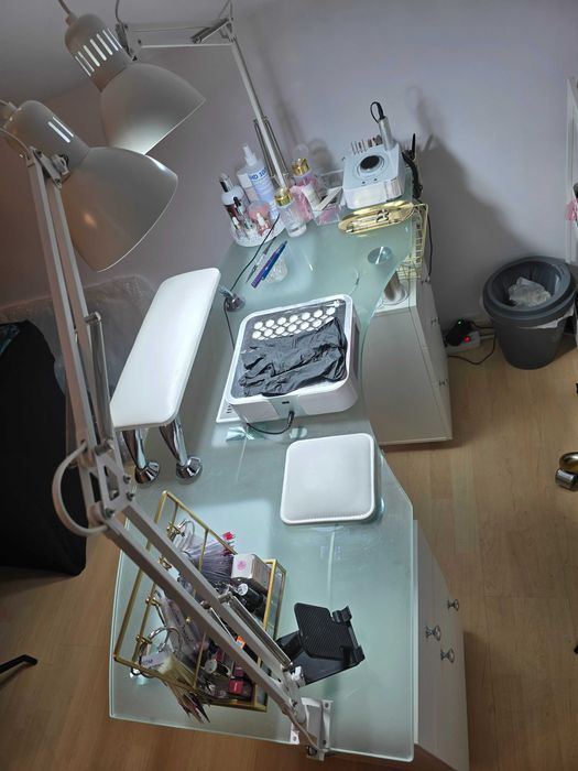 Sprzedam biurko kosmetyczne