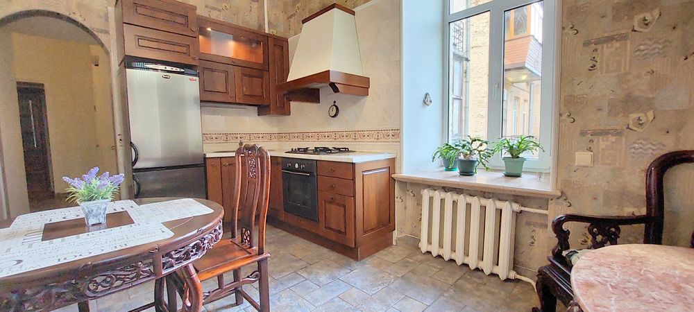 2к., Січових стрільців,12,  Лук'янівська, Золоті Ворота, Універсітет