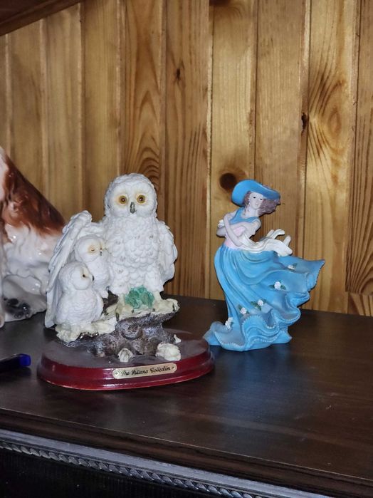 Porcelanowa Figurka Dama w Niebieskiej Sukni "The Leonardo Collection" Vintage
