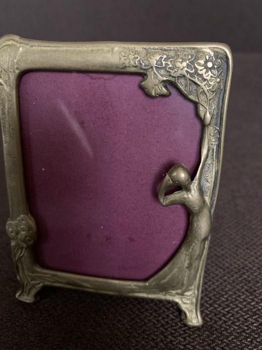 Рамка для фото в стиле модерн