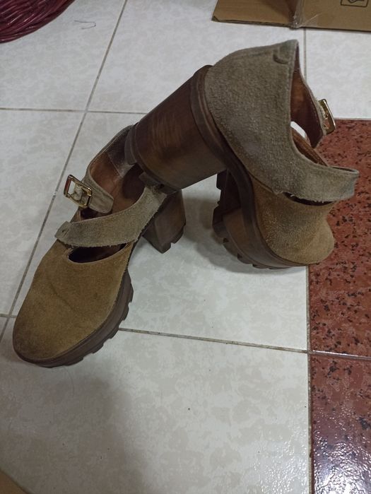 Sapatos usados camel