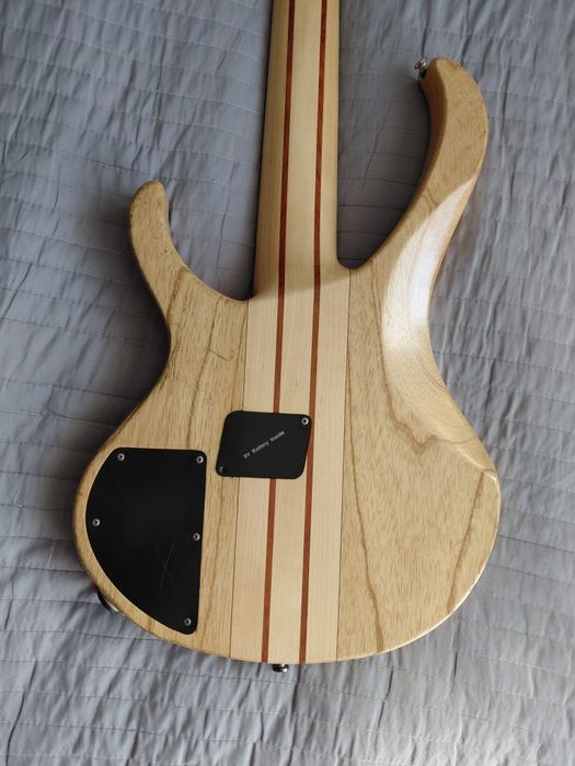 Gitara basowa Ibanez btb 675 NTF F12