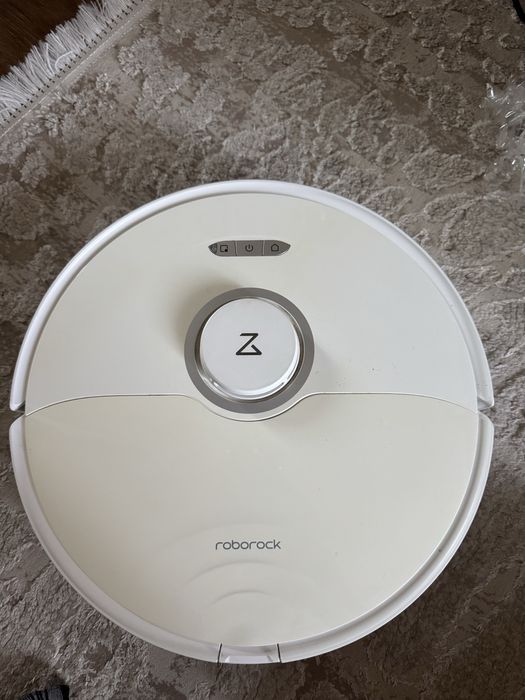 Roborock S8.