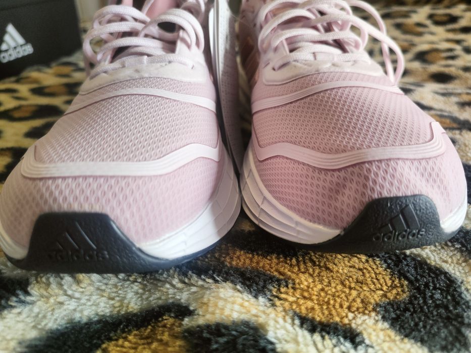 Женские кроссовки Adidas 43 р