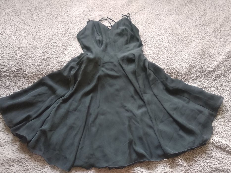 Святкова жіноча сукня