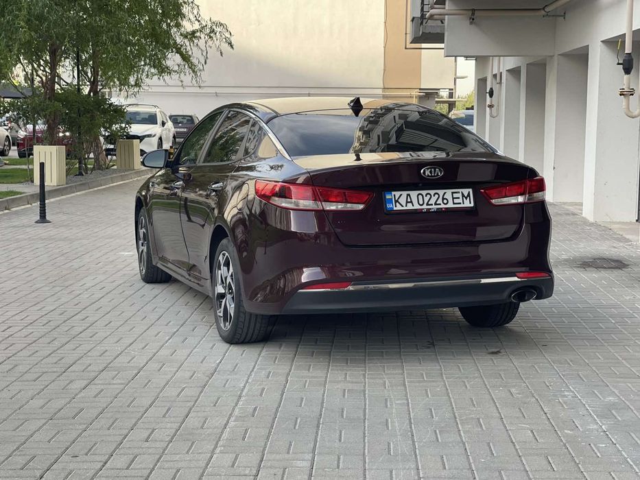 Продам автомобіль KIA optima