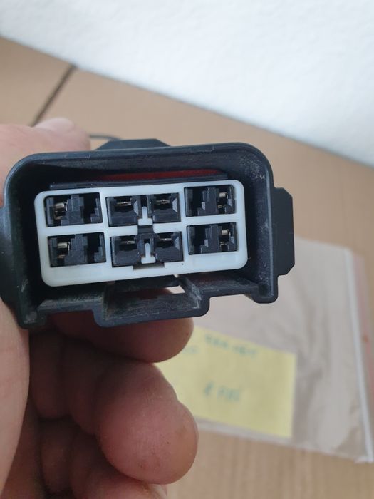 wtyczka lampy prawej volvo v50 s40  8 pin   nr 6