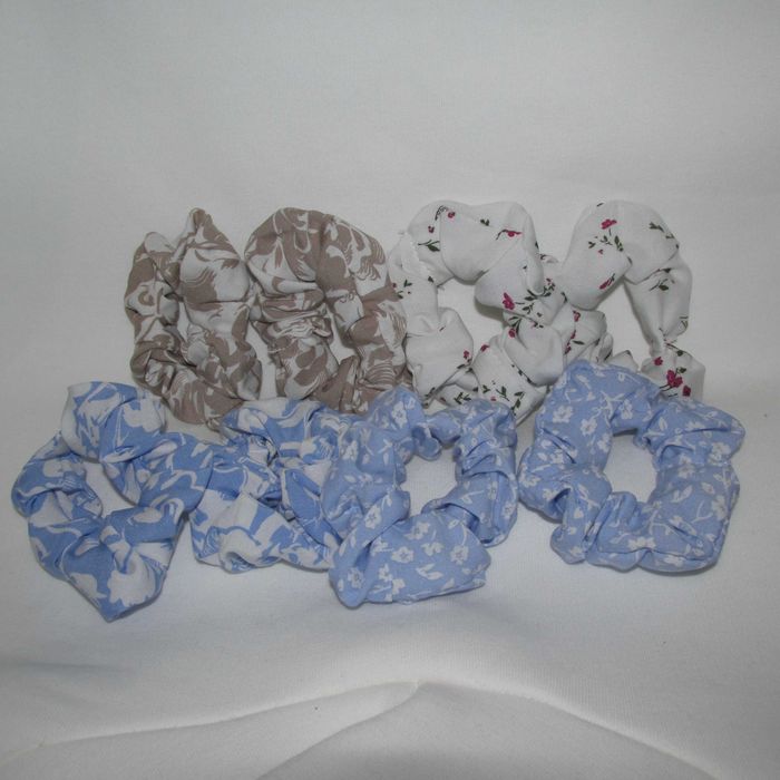 Резинки для волосся ручної роботи. Різні кольори, матеріали.