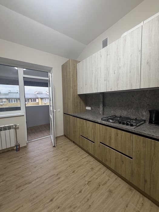 Квартира перша здача. Даі окремв спальні. 78 м.кв. Газ.