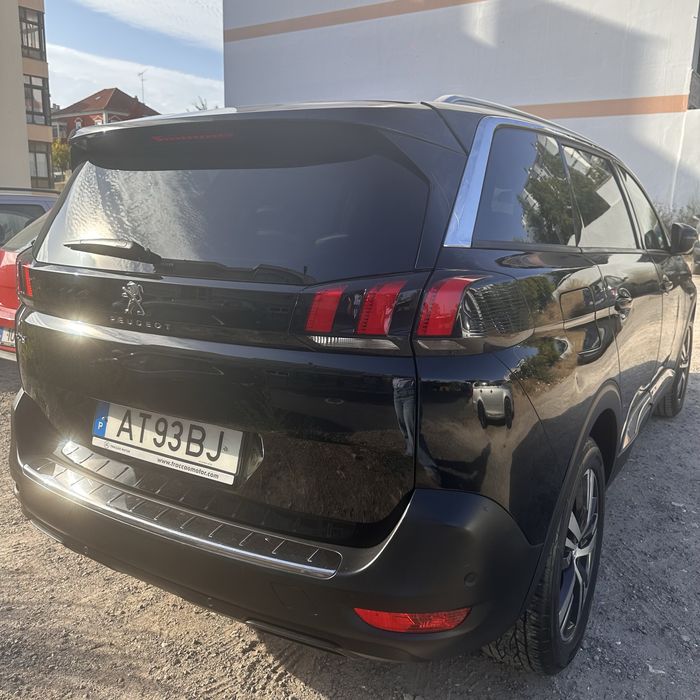 Peugeot 5008 — fotografia 2