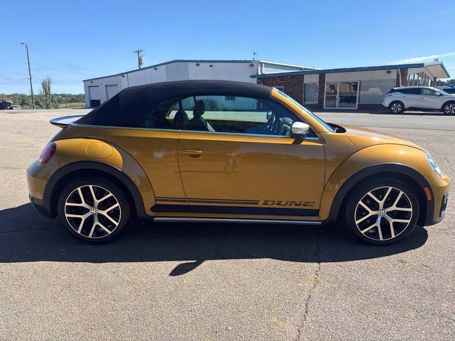 Volkswagen Beetle Dune Convertible      2017