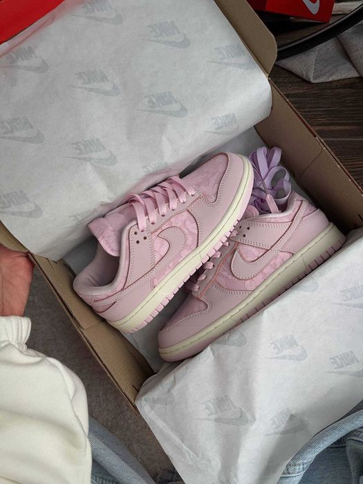 Женские кроссовки Nike Dunk Low Lace Pack Regal Pink 36-41 Хит Весны!