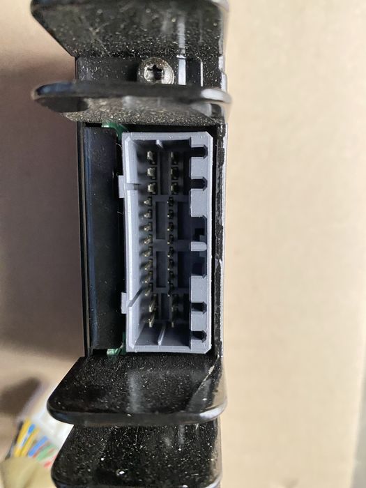 Автомобильный усилитель Bose. 7 каналов. Мазда