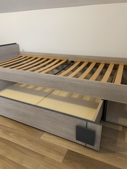 Łóżko jednoosobowe z szufladą