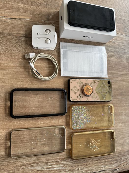 Iphone 7, stan bardzo dobry, kompletny zestaw po wymianie baterii