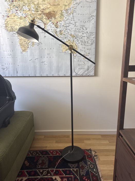 Candeeiro de pé RANARP preto