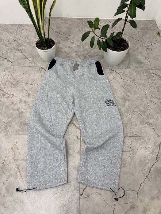 Штани від бренду Mert Ra