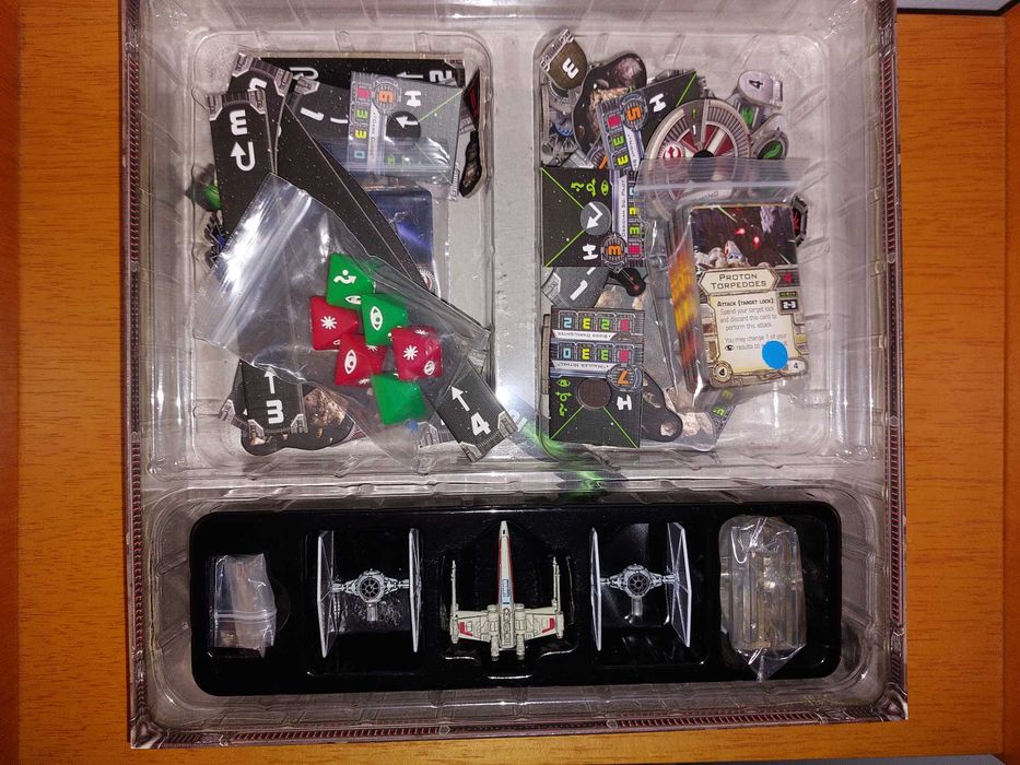 Star Wars X-Wing Miniatures Game (Board Game Jogo de Tabuleiro)