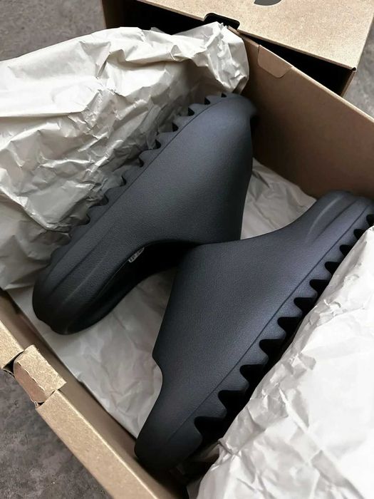 adidas Yeezy Slide Czarny Onyx R.38