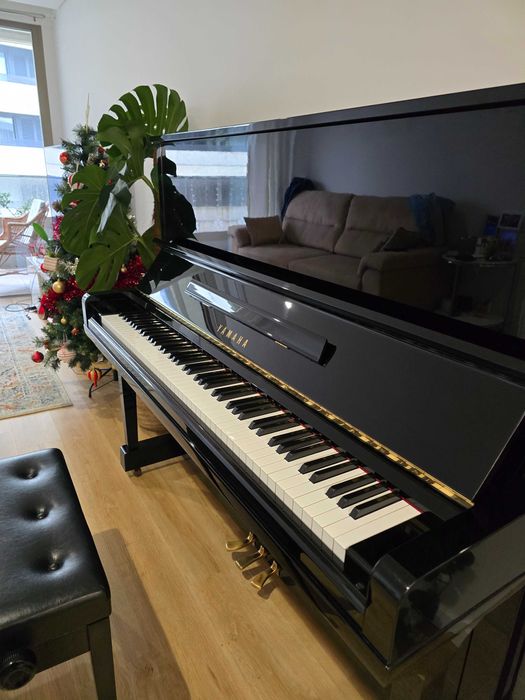 Piano Yamaha u3, como novo.