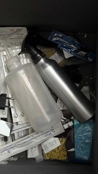 Lote material de tatuagem — máquinas, grips, tips, agulhas e acessórios